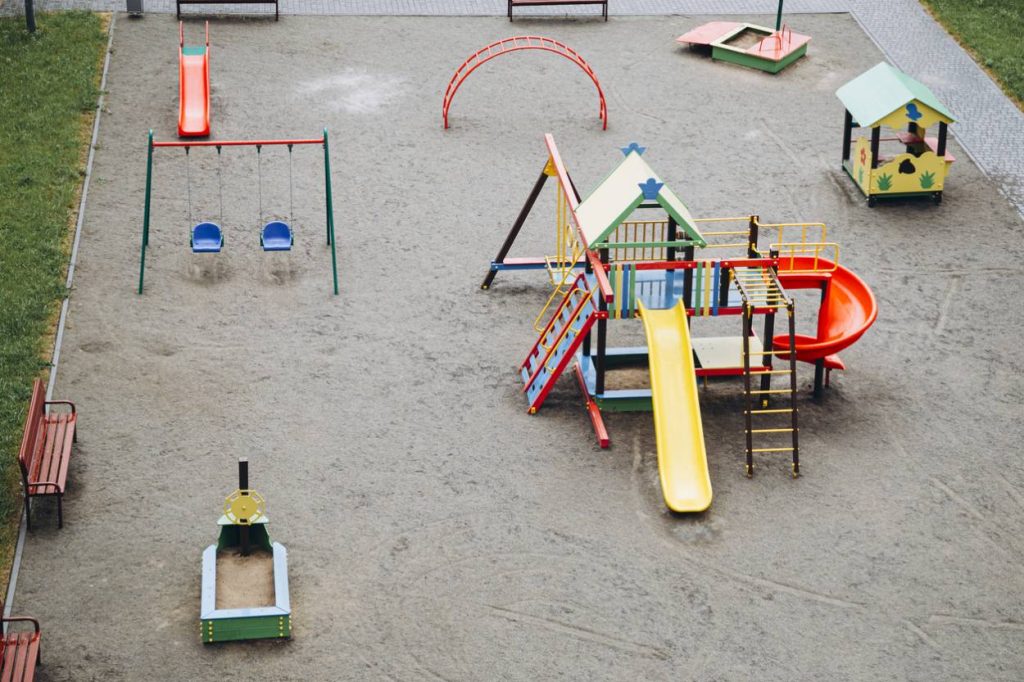 img-aires-de-jeux-pour-ecoles-les-elements-cles-pour-un-espace-attrayant-et-sur