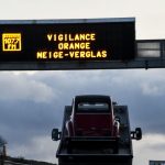 Neige-Verglas : un accident mortel et une quarantaine d'accidents matériels en Côte-d'Or
Alors que 22 départements sont toujours placés en vigilance orange "neige verglas" samedi soir, la situation est particulièrement difficile en Côte-d'Or où un homme de 20 ans a perdu la vie sur la route en raison des conditions météorologiques.