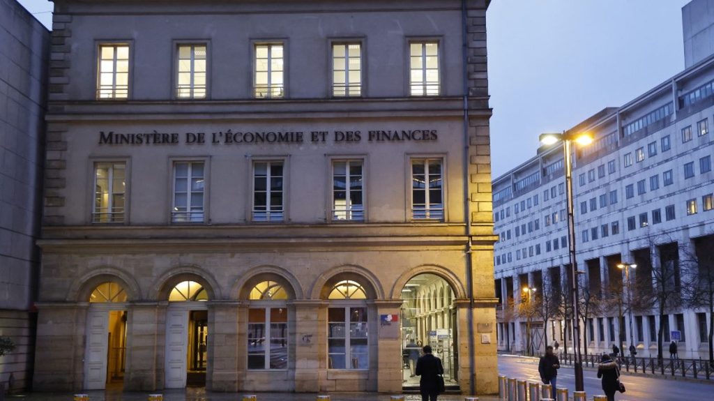 Le gouvernement envisage une baisse de 391 millions d'euros du budget du ministère des Sports
La baisse initialement prévue était de 268 millions d'euros.