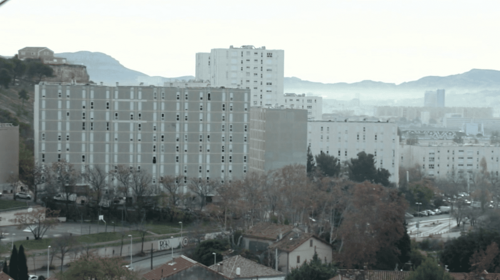 Lutte contre le narcotrafic : quel bilan à Marseille ?
Le combat contre le narcotrafic porte ses fruits à Marseille (Bouches-du-Rhône). Lors de leur bilan annuel, le préfet du département et le procureur général de la ville ont pointé une baisse des morts liés au trafic de drogue.