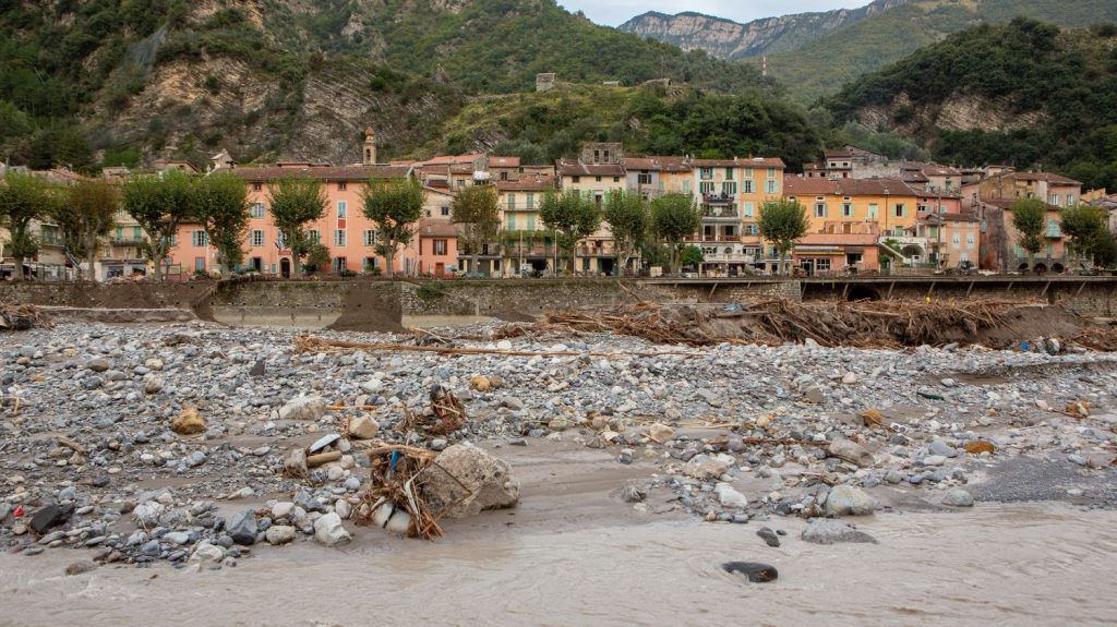 Sans assurance, cette mairie des Alpes-Maritimes prend un arrêté municipal "interdisant les catastrophes naturelles"
Le maire LR de Breil-sur-Roya veut dénoncer l'absurdité du système français des assurances, alors que son village n'est plus assuré depuis le 31 décembre 2024.