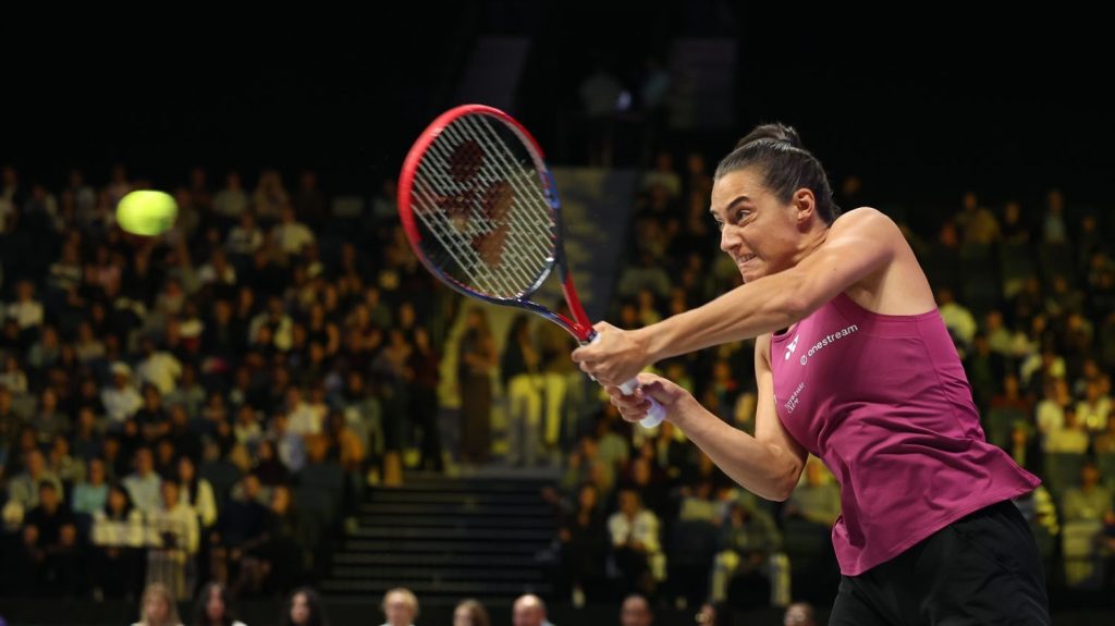 Open d'Australie : "Cette pause m'a permis de travailler sur qui je suis en dehors des courts", confie Caroline Garcia, de retour après 3 mois d'arrêt
La Française n'a pas joué de tournoi officiel depuis mi-septembre, à Guadalajara (Mexique). Épuisée mentalement, elle a souhaité faire une pause de plusieurs mois avant de retrouver la compétition à Melbourne avec une nouvelle fraîcheur.