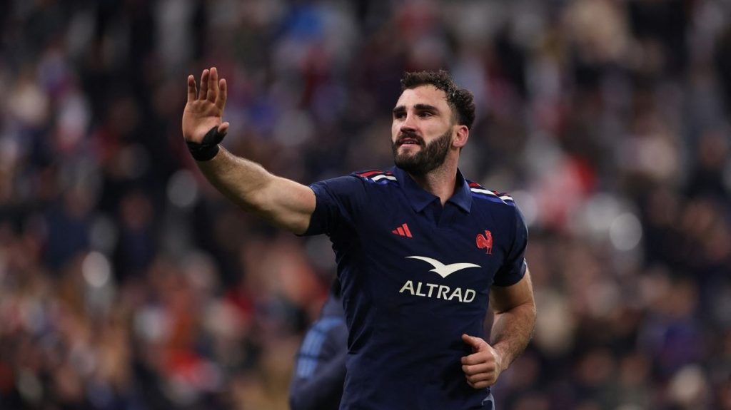 Rugby : blessé au genou, l'ex-capitaine français Charles Ollivon forfait pour le Tournoi des six nations
Sorti suite à une blessure au genou droit lors du match de Top 14 entre Toulon et le Racing 92, le joueur de 31 ans a annoncé, mardi sur Instagram, être forfait pour la fin de la saison.