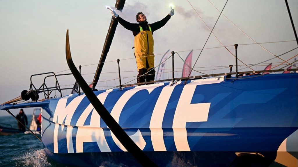 Vendée Globe : quels défis Charlie Dalin peut relever après avoir gagné l'Everest des mers ?
Il a fallu deux tentatives à Charlie Dalin pour remporter "le graal" et finir à la première place du Vendée Globe, mardi. Quelle suite donner à sa carrière, après un tel succès à 40 ans ?