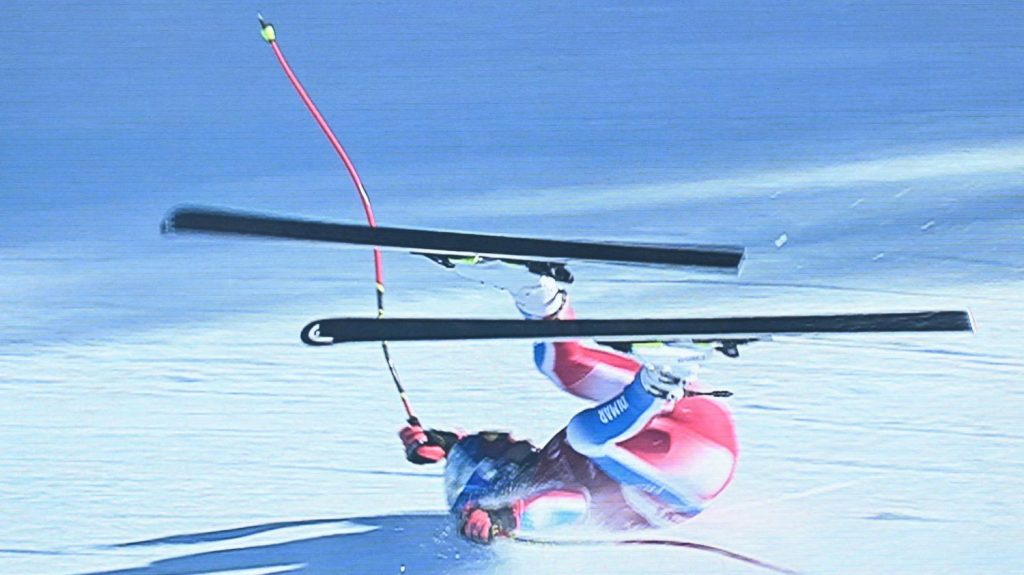 Ski alpin : Alexis Pinturault victime d'une lourde chute à Kitzbühel et héliporté
Le skieur français de 33 ans avait déjà été victime d'une grave blessure en janvier 2024 et avait repris la compétition cet hiver. Il souffre notamment d'une contusion osseuse et d'une lésion du ménisque interne.