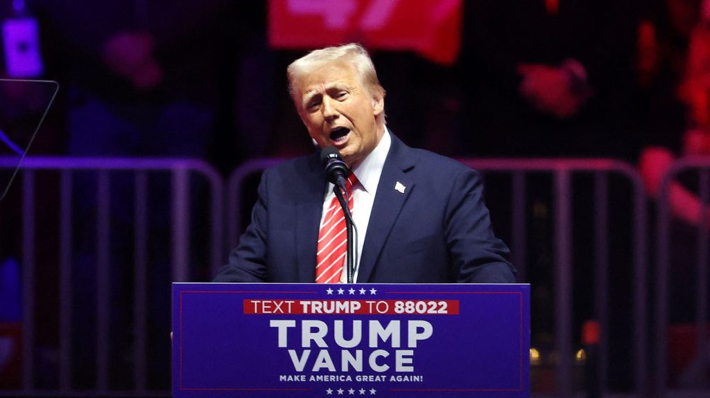 "Nous empêcherons les hommes de pratiquer les sports féminins"... Avec le retour de Donald Trump, quelles conséquences pour les athlètes transgenre ?
Investi lundi, le président américain avait de nouveau ciblé les athlètes transgenres lors de son discours de victoire dimanche, et compte rapidement les exclure des compétitions féminines.