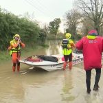 Intempéries : des routes, des maisons et des commerces inondés à cause des crues
Alors que la décrue a commencé dans plusieurs départements, l'eau est parfois montée à plusieurs mètres, comme à Guipry-Messac (Ille-et-Vilaine) et à Gisors (Eure). Certains habitants ne peuvent que constater les dégâts.