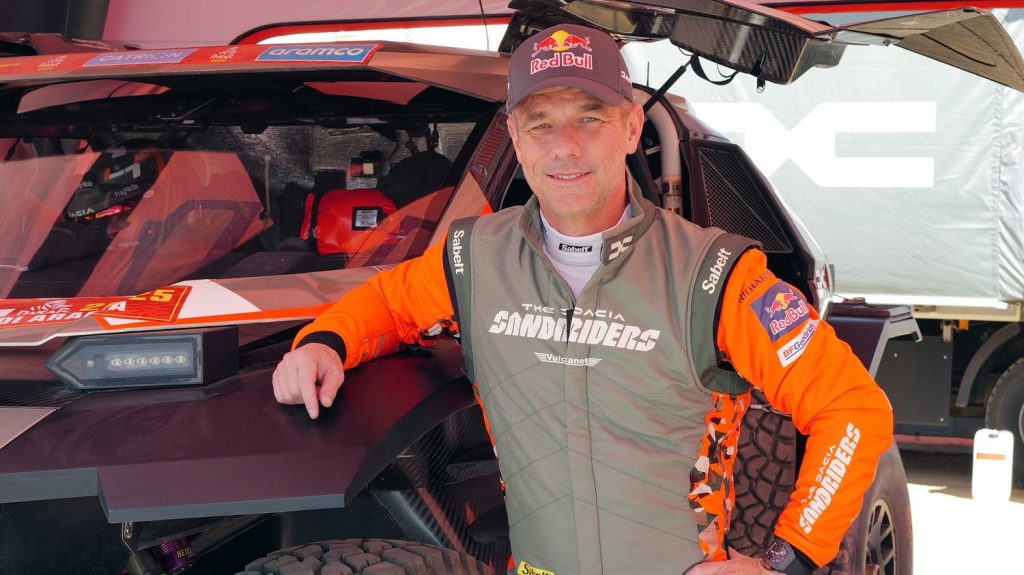 Dakar : Sébastien Loeb, candidat à la victoire avec Dacia, s'attend "à une belle bagarre et des retournements de situation tous les jours"
Après cinq podiums sur le Dakar sans jamais être monté sur la plus haute marche (trois deuxième place et deux troisième place), l'Alsacien espère enfin trouver le chemin d'une consécration.