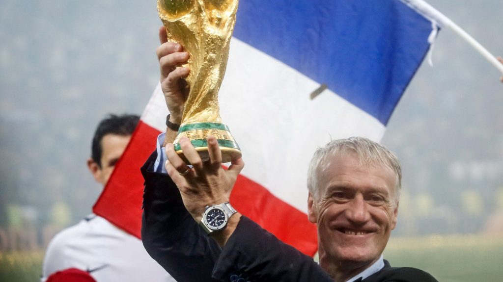 :
Infographies
Départ de Didier Deschamps en 2026 : les chiffres hors norme (et provisoires) du sélectionneur de l'équipe de France depuis 2012
Le sélectionneur le plus capé de l'histoire des Bleus (165 sélections) a confirmé, mercredi, qu'il arrêterait d'entraîner l'équipe de France après la Coupe du monde 2026.