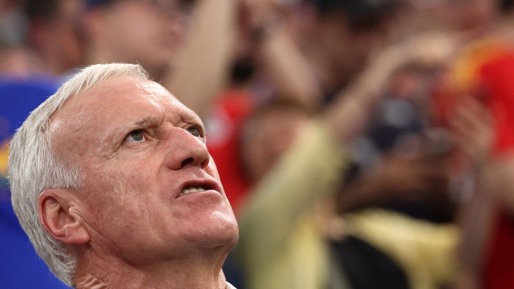 Départ de Didier Deschamps en 2026 : comment le contexte autour du sélectionneur s'est crispé depuis plusieurs mois
Le patron des Bleus depuis 2012 a annoncé, mercredi, qu'il quitterait son poste à l'issue de la Coupe du monde 2026.