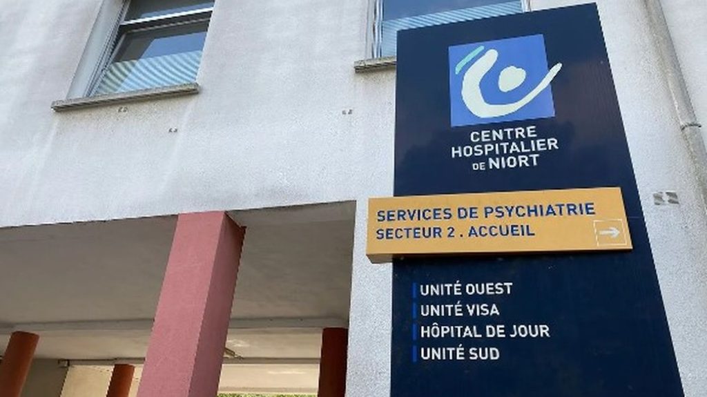 Une personne meurt lors d'un incendie au service psychiatrique de l'hôpital de Niort, une enquête ouverte
Le feu a pris dans le service le plus "vétuste" de l'hôpital, selon le syndicat FO. Les autres patients de l'unité ont été répartis dans d'autres services.