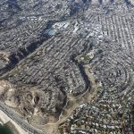 Incendies à Los Angeles : l'inquiétude grandit sur l'organisation des Jeux olympiques 2028
Une semaine après le début des incendies à Los Angeles, les doutes montent sur la capacité des autorités à organiser les Jeux olympiques dans moins de quatre ans. Les destructions dans la ville sont monumentales et Los Angeles est en première ligne dans le réchauffement climatique.