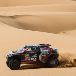 Dakar 2025 : le leader Daniel Sanders s'impose chez les motos, le classement général se resserre chez les autos
Henk Lategan ne compte plus que 21 secondes en tête du classement des autos après la 7e étape, dimanche.