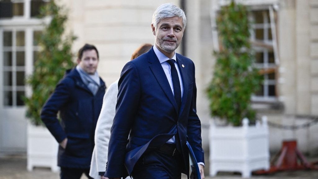"Dîners des sommets" de Laurent Wauquiez : le Conseil d'Etat oblige la région Auvergne-Rhône-Alpes à divulguer la liste du dîner organisé en juin 2023
L'ex-président de la région est soupçonné d'avoir organisé des dîners fastueux avec de nombreuses personnalités, en utilisant de l'argent public.