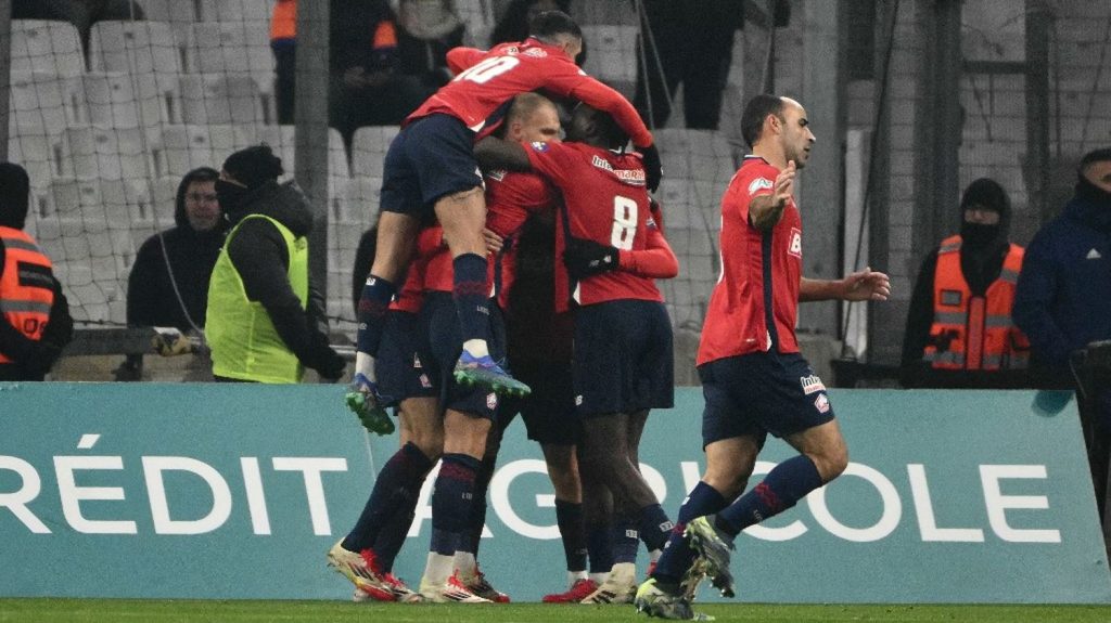Coupe de France : l'OM et Monaco sortis sur tirs aux but
Les Marseillais ont égalisé dans la dernière minute de jeu mais ils n'ont pas réussi à vaincre les Lillois sauvés par leur décisif gardien Vito Mannone.