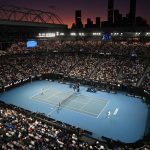 Open d'Australie 2025 : d'un Grand Chelem isolé à un Majeur reconnu... Pourquoi le tournoi australien a eu du mal à conquérir le cœur du circuit
Si aujourd'hui l'Open d'Australie n'a rien à envier aux trois autres Grands Chelems, il n'a pas toujours été leur égal et a même bien failli disparaître.
