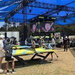 Entre concours de sosie et démonstrations de voltige, quand l'Open d'Australie devient un parc d'attractions pour attirer son public
Le Majeur australien se différencie des autres Grands Chelems sur le plan économique. Avec moins de droits TV et d'hospitalités, il a dû rechercher d'autres sources de revenus.