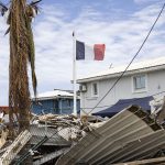 Cyclone Chido à Mayotte : comment reconstruire une île détruite après une telle catastrophe naturelle ?
De l'île de Saint-Martin en passant par Haïti ou l'Indonésie, de multiples territoires ont été meurtris par des cataclysmes ces dernières années. Les enseignements sont nombreux sur la manière la plus adéquate de rebâtir.