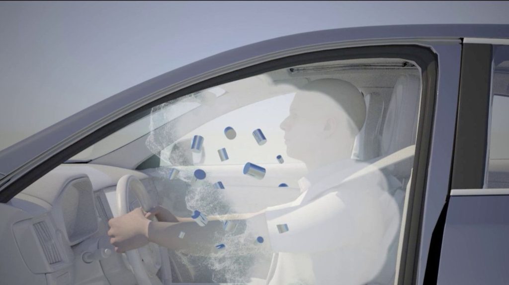 Airbags défectueux : le scandale prend de l'ampleur
Le scandale des airbags japonais Takata installés sur des millions de véhicules prend de l’ampleur. Selon une enquête de la Cellule investigation de Radio France, au moins 15 personnes auraient été tuées en France à cause de ces airbags.