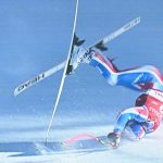 Ski alpin : après la chute d'Alexis Pinturault, la sécurité des athlètes en question
À moins de deux semaines des Mondiaux de Saalbach en Autriche, le Super-G de Kitzbühel vendredi a été marqué par des chutes en série, notamment dans le clan français. Matériel plus performant, plus de vitesse et une neige plus compliquée créent un cocktail explosif pour la sécurité des skieurs.