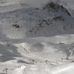 En Savoie, deux skieurs hors-piste passent la nuit bloqués à 2 300 m d'altitude près de Val d'Isère
Les skieurs, néerlandais, ont joint les secours dans la nuit, mais n'ont pas réussi, dans un premier temps, à donner leur position.