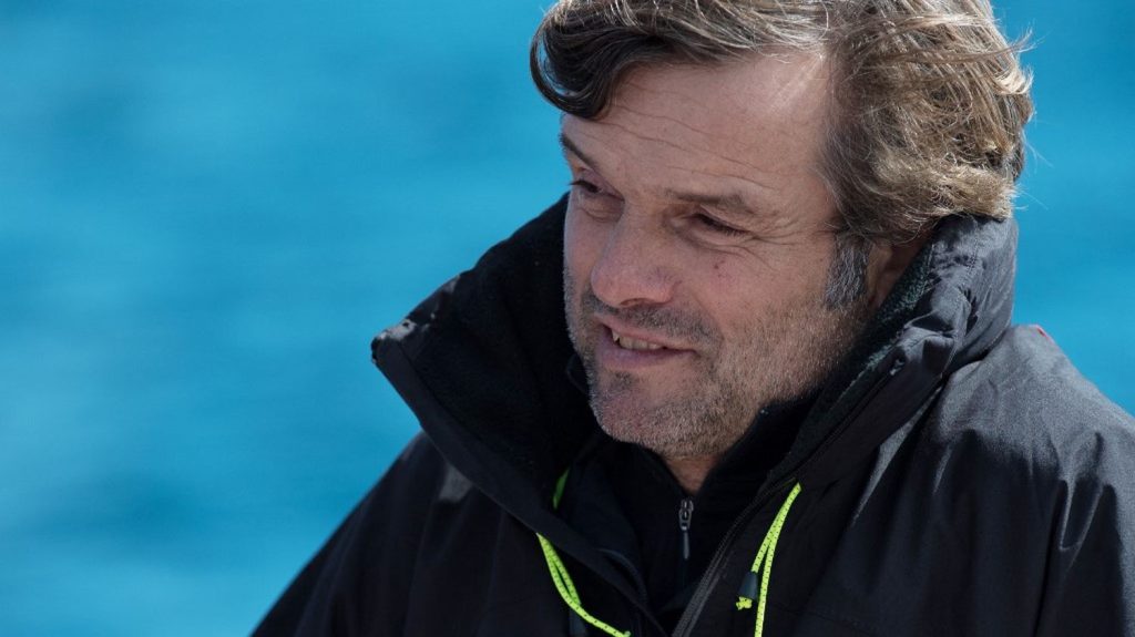 Voile : faire le Vendée Globe 2028 sur un bateau en bois, le pari fou du skippeur Marc Thiercelin
Cinq ans après sa dernière course, Marc Thiercelin envisage son retour à la compétition avec un Imoca en bois. Un projet innovant et décalé.