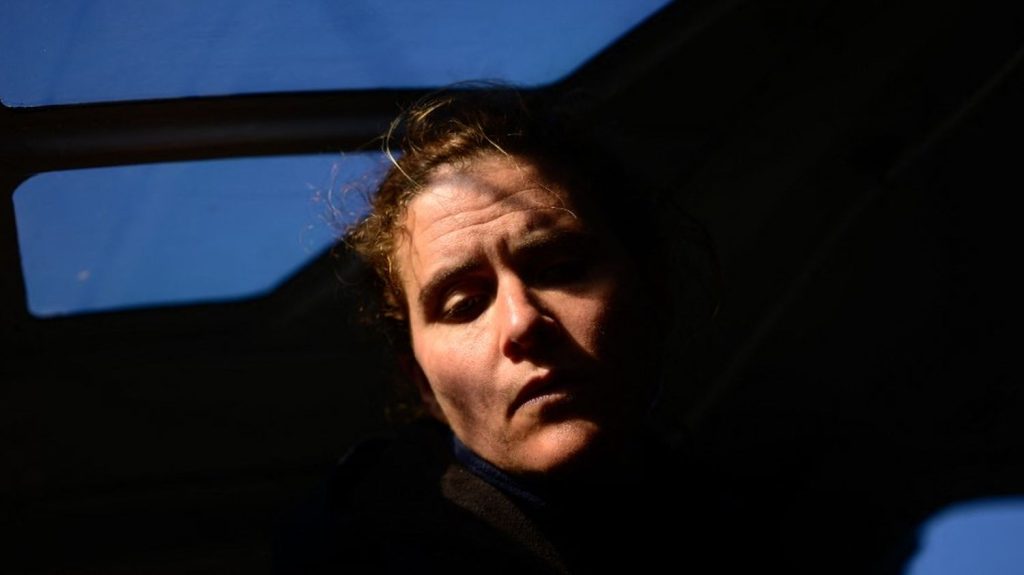 Vendée Globe : comment les skippeurs, privés d'assistance, font-ils face aux blessures et douleurs du quotidien ?
Clarisse Crémer s'est bloquée le dos et l'épaule, lundi. Mais elle poursuit la course "gavée d'ibuprofène et de paracétamol" alors qu'elle remonte l'Atlantique.