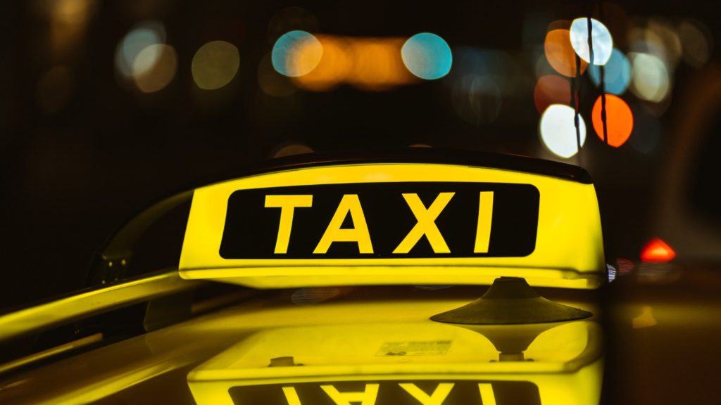 Le parcours pour devenir taxi : étapes, exigences et démarches