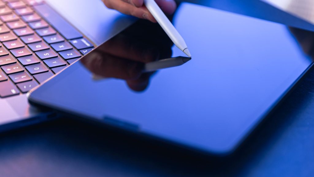 Signature électronique : pourquoi les entreprises françaises doivent penser plus loin ?