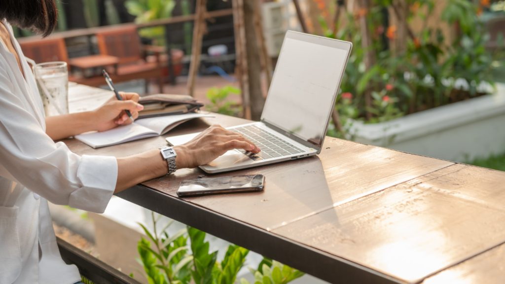 Portage salarial : comment estimer son revenu net avant de se lancer ?